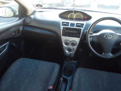 2009 Toyota Yaris 1.3 T3 AC Sedan Manual 69,000km Cloth Seats Well Maintained RE