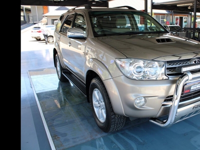 2010 TOYOTA FORTUNER 3.0D-4D R/B A/T VERY LOW KM CLEAN VEHICLE