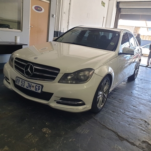 2013 Mercedes Benz C200 automatic in good condition