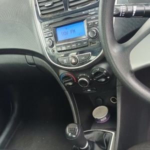 Hyundai Accent 1.6 manual Petrol Sedan