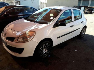 am selling my renault clio