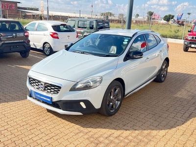 Used Volvo V40 D4 Momentum Auto for sale in Mpumalanga