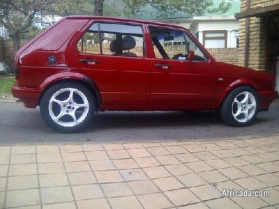 VOLKSWAGEN GOLF 2003