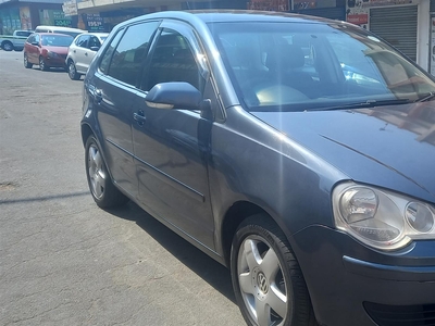 2010 VW POLO BUGJWA 1.6 AUTOMATIC GRAY FOR SALE