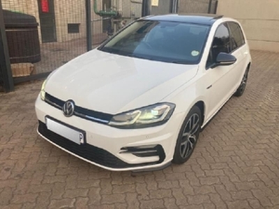 Volkswagen Golf 2020, Automatic, 1.4 litres - Crystal Park