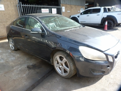 Volvo S60 2.0 T Manual Black - 2011 STRIPPING FOR SPARES