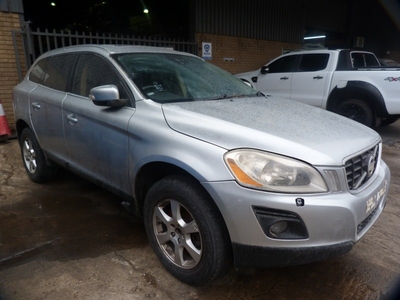 Volvo XC60 2.0 D5 Geartronic AT Silver - 2009 STRIPPING FOR SPARES