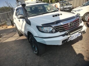 2011 Toyota Fortuner 3.0D-4D 4x4 auto For Sale in Gauteng, Johannesburg