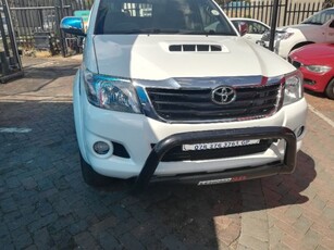 2012 Toyota Hilux 3.0D-4D double cab Raider For Sale in Gauteng, Johannesburg