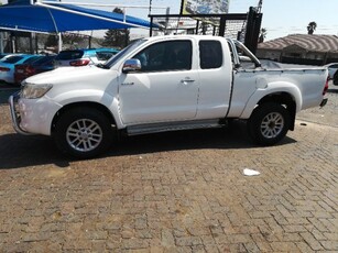 2013 Toyota Hilux 3.0D-4D Xtra cab Raider Dakar edition For Sale in Gauteng, Johannesburg
