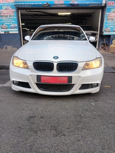 2010 BMW 320d M Sport, White with 98000km available now!