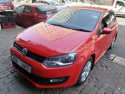 2010 Volkswagen Polo 1.6 Comfortline, Red with 74000km available now!