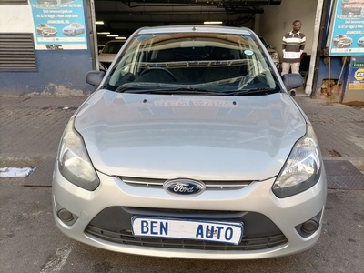 2011 Ford Figo 1.5 Ambiente 5-Door, Gold with 110000km available now!