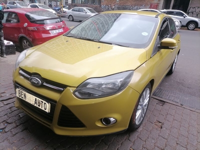 2011 Ford Focus 2.0 Si 4-Door, Gold with 120000km available now!