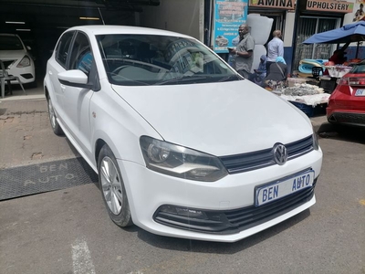 2019 Volkswagen Polo Vivo Hatch 1.4 Comfortline, White with 52000km available now!