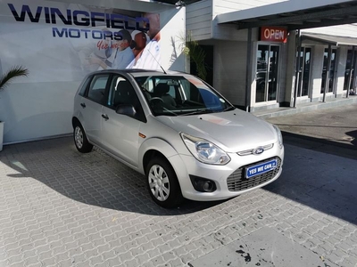 Ford Figo 1.4 Ambiente, Silver with 115500km, for sale!