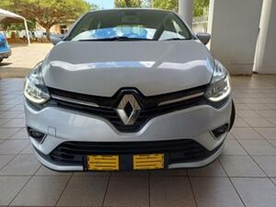 Renault Clio 2021, Manual, 1 litres - Port Elizabeth