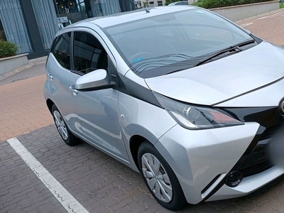 Toyota AYGO 1Lt low mileage FSH serviced by Toyota 85000km light on fuel spare key and service book.