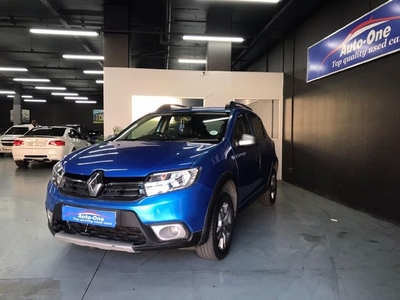 Used Renault Sandero 900T Stepway Dynamique for sale in Western Cape