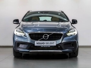 2019 Volvo V40 T4 Cross Country Momentum Geartronic