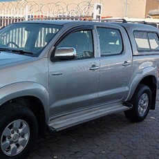 Toyota Hilux 2.7vvti Double Cab with Canopy manual Petrol