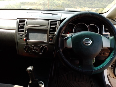 Nissan Tiida 2006