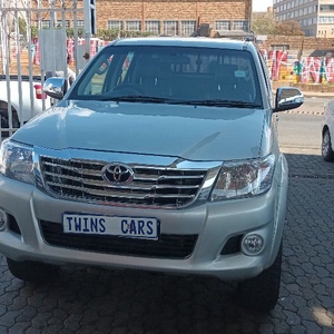 Toyota Hilux 2.7vvti Double Cab with Canopy manual Petrol