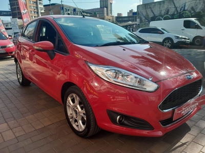 Ford Fiesta 1.0 EcoBoost Ambiente, Red with 86000km, for sale!