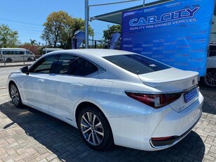 Used Lexus ES 300h EX for sale in Eastern Cape