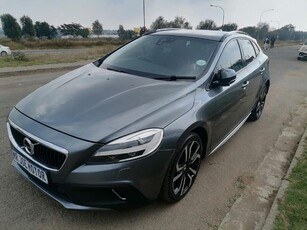 Used Volvo V40 T4 Momentum Auto for sale in Gauteng