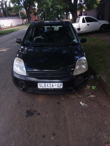 Selling my Ford fiesta duratec, start and go