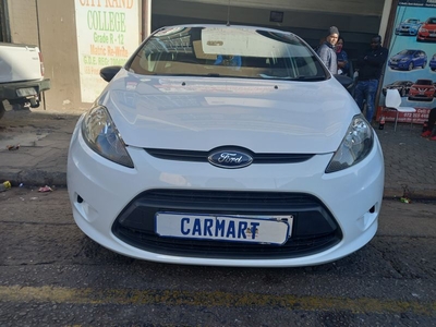 2012 Ford Fiesta 1.4 Trend, White with 77000km available now!