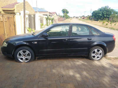 2006 Audi A4  1.8T Sedan interior in excellent condition with sunroof still working