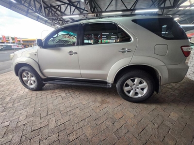 2010 Toyota Fortuner 3.0 D-4D Raised Body AT FOR SALE! CALL JASON 0849523250