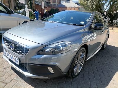 2016 Volvo V40 Cross Country D4 Momentum Geartronic