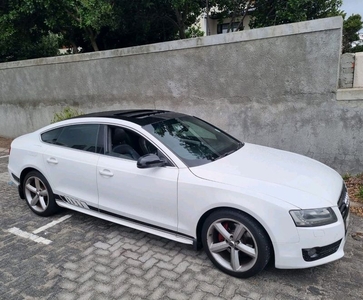 Sleek, elegant audi a5 sportback 2.0 TFSI multi tronic with sunroof in excellent condition