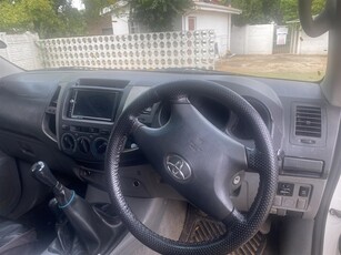 Urgent sale 2006 Toyota Hilux V6 4l it’s a give away price.Contact 4 more infor