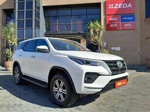 TOYOTA FORTUNER 2.4 GD-6 RAISED BODY AT