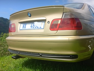 2001 e46 BMW 320i 5speed motor sports full hours aircon needs gas. R55.500