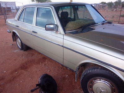 1979 Mercedes Benz w123 .230 e for sale car running condition disc up to date.