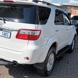 Toyota Fortuner 3.0 D4d manual 7seater
