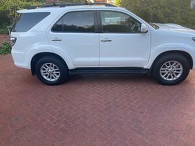 Toyota Fortuner 2014, Automatic, 3 litres - Discovery