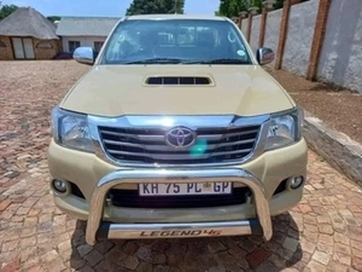 Toyota Hilux 2014, Manual, 3 litres - Eye Of Africa Estate