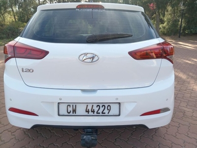 Used Hyundai i20 2015 Hyundai i20 1.4 fluid for sale in Western Cape