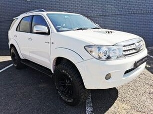 Toyota Fortuner 2011, Automatic, 3 litres - Midrand