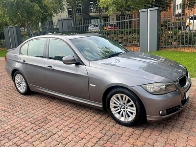 2010 BMW 320i with 167000km available now!