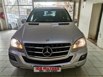 2011 MERCEDES BENZ ML350 4Matic 128000 Mechanically perfect with Sunroof