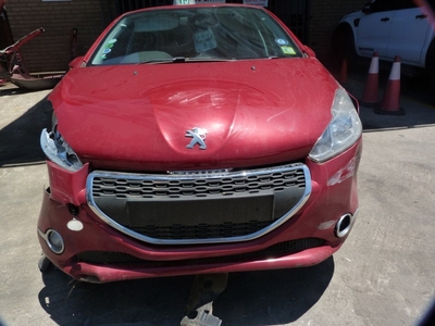 Peugeot 208 1.2 VVT Manual Red - 2014 STRIPPING FOR PARTS