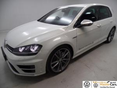 Volkswagen Golf VII 2.0 TSI R DSG