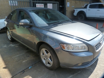 Volvo S40 2.0 Powershift AT Greay - 2010 STRIPPING FOR SPARES